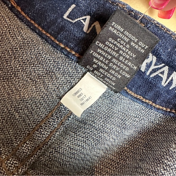 Lane Bryant NWT Girlfriend Jeans Studded Pocket Distressed Dark Wash Size 22 - Picture 11 of 15